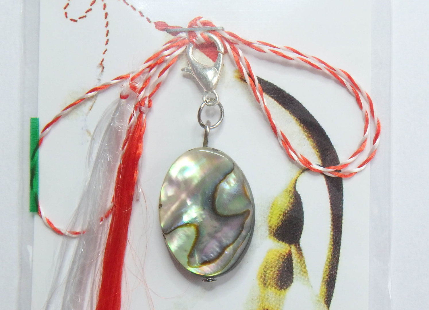 Martisor Abalone als kleiner Oval handmade Charm aus Paua Muscheln Handarbe 