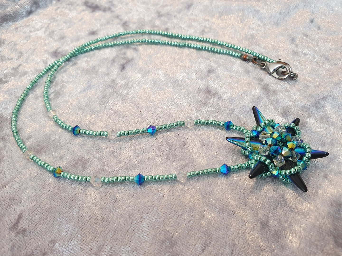 Halskette Collier Dirndlschmuck Spike Stern mit Swarovski Kristalle verschiedene Farben
